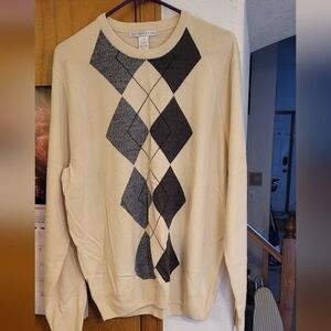 Geoffrey Beene Men's Crewneck Sweater in Cream and Black Argyle